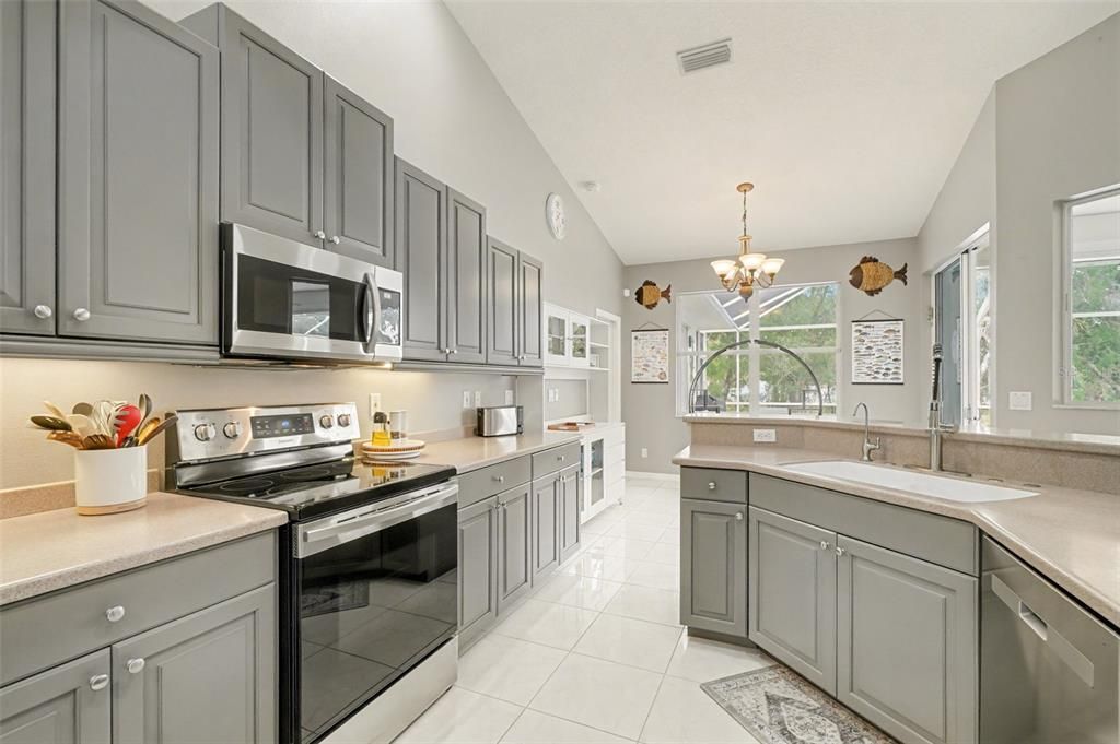 For Sale: $469,900 (3 beds, 2 baths, 2009 Square Feet)