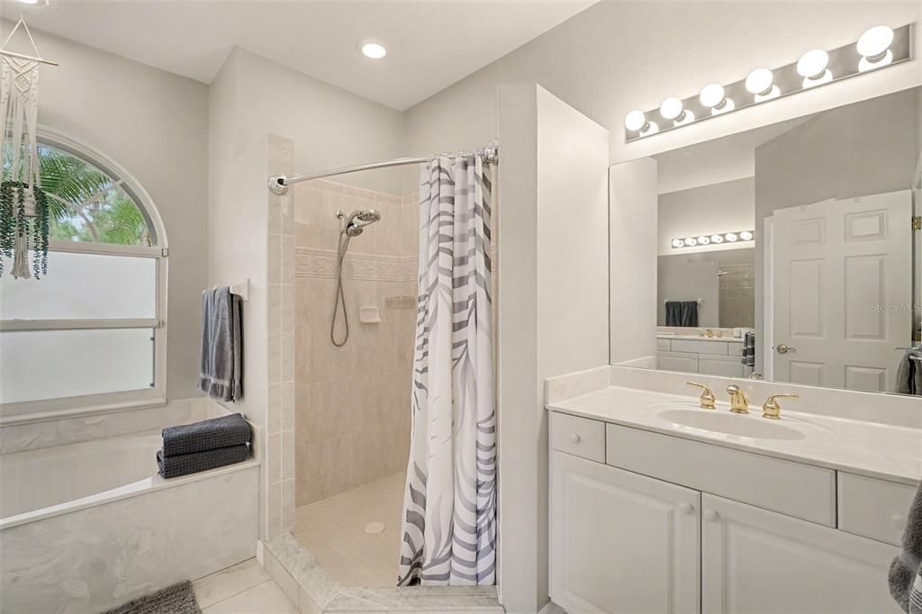 For Sale: $469,900 (3 beds, 2 baths, 2009 Square Feet)