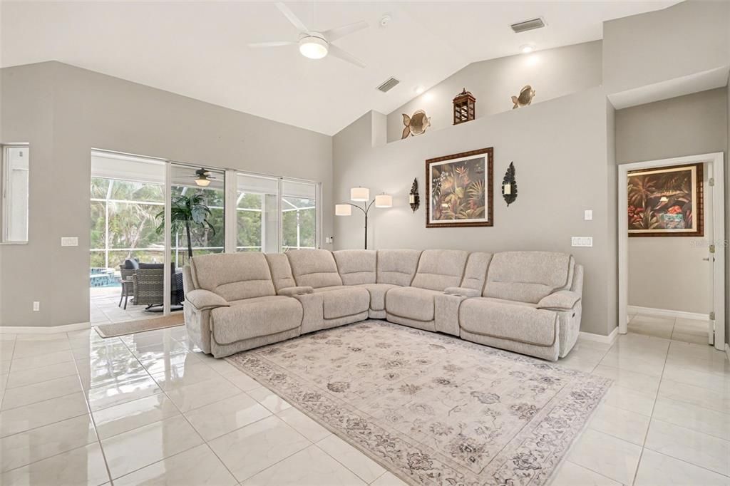 For Sale: $469,900 (3 beds, 2 baths, 2009 Square Feet)