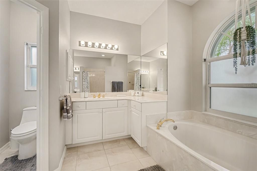 For Sale: $469,900 (3 beds, 2 baths, 2009 Square Feet)