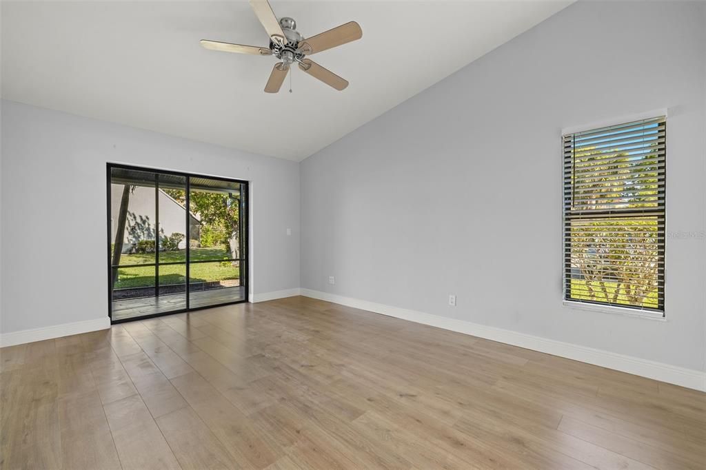 For Sale: $142,500 (2 beds, 2 baths, 953 Square Feet)