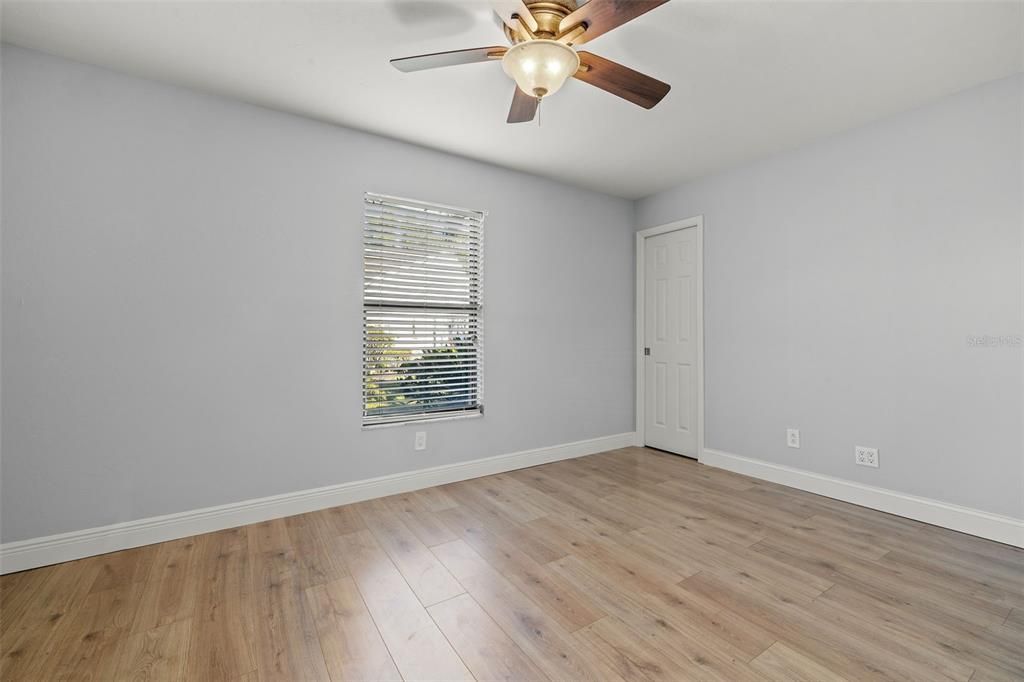 For Sale: $142,500 (2 beds, 2 baths, 953 Square Feet)