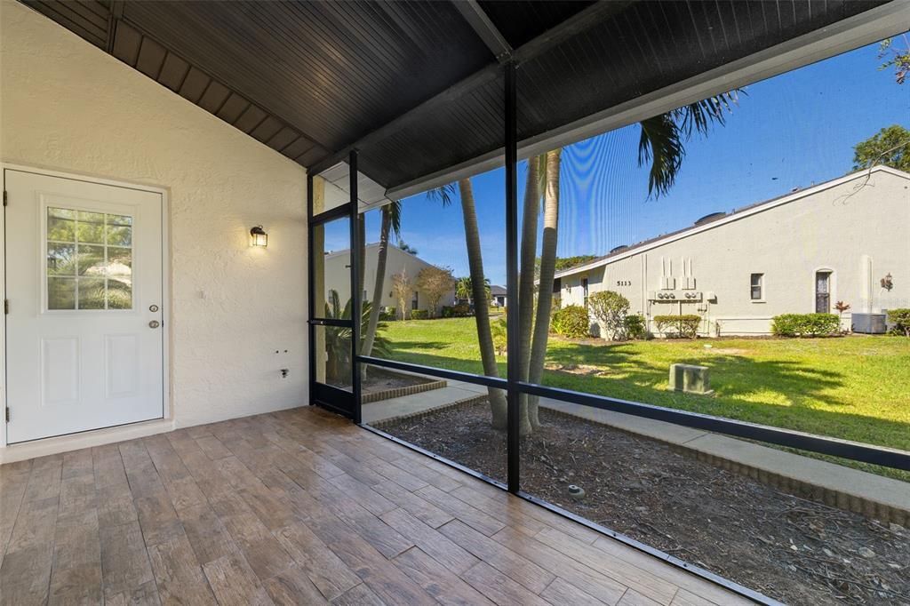 For Sale: $142,500 (2 beds, 2 baths, 953 Square Feet)