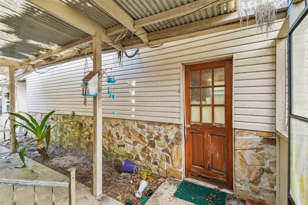 Activo con contrato: $325,000 (4 camas, 3 baños, 2366 Pies cuadrados)