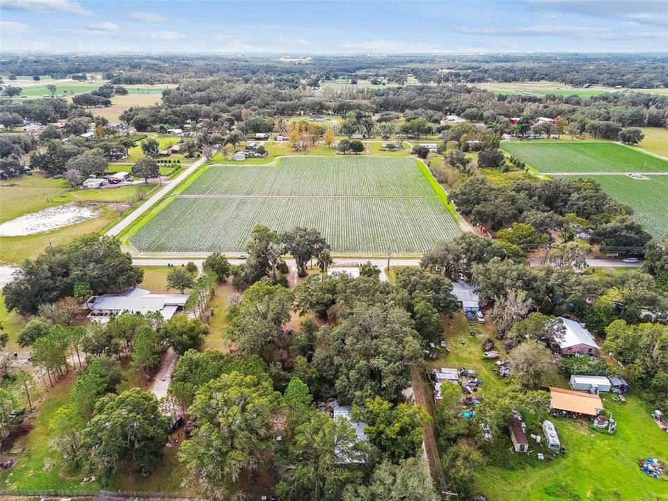 Activo con contrato: $325,000 (4 camas, 3 baños, 2366 Pies cuadrados)