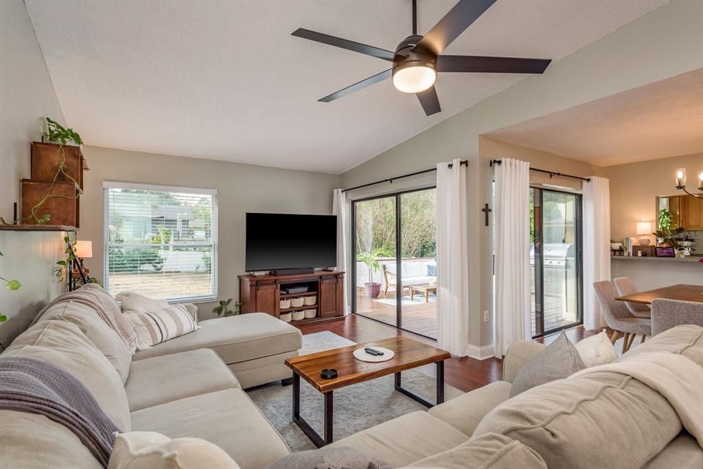 На продажу: $459,000 (3 спален, 2 ванн, 1630 Квадратных фут)