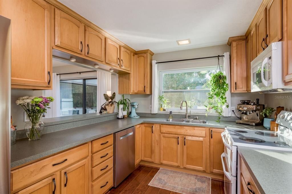 На продажу: $459,000 (3 спален, 2 ванн, 1630 Квадратных фут)