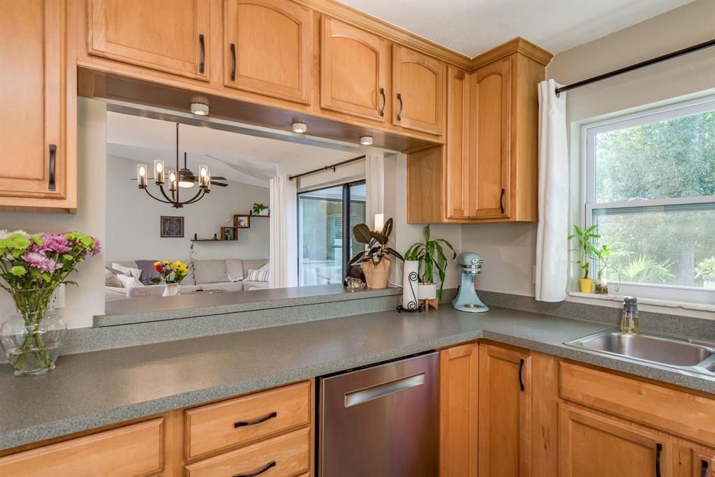 На продажу: $459,000 (3 спален, 2 ванн, 1630 Квадратных фут)