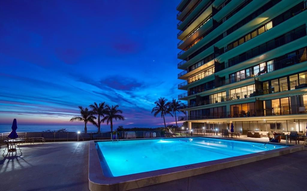 For Sale: $745,000 (2 beds, 2 baths, 1200 Square Feet)