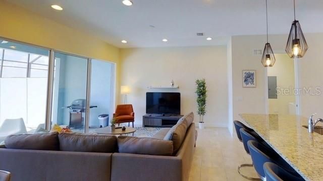 For Sale: $380,000 (4 beds, 3 baths, 1960 Square Feet)