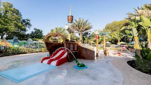 For Sale: $380,000 (4 beds, 3 baths, 1960 Square Feet)