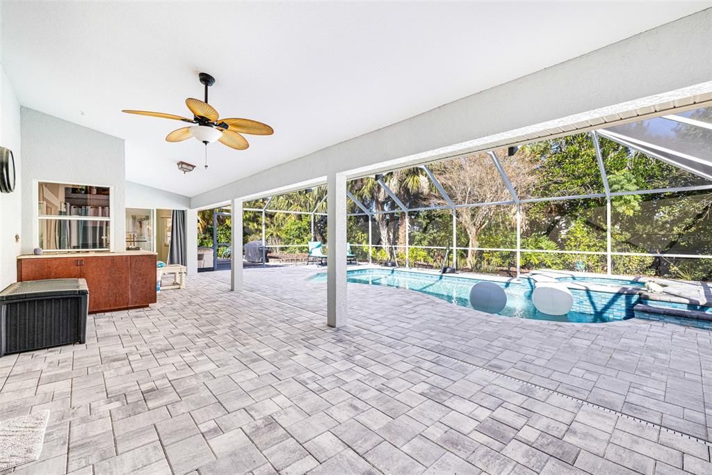 For Sale: $450,000 (3 beds, 2 baths, 1790 Square Feet)