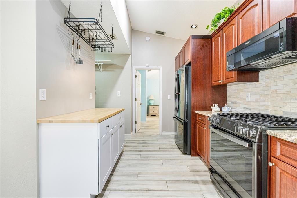 For Sale: $450,000 (3 beds, 2 baths, 1790 Square Feet)