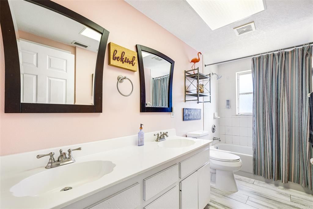 For Sale: $450,000 (3 beds, 2 baths, 1790 Square Feet)