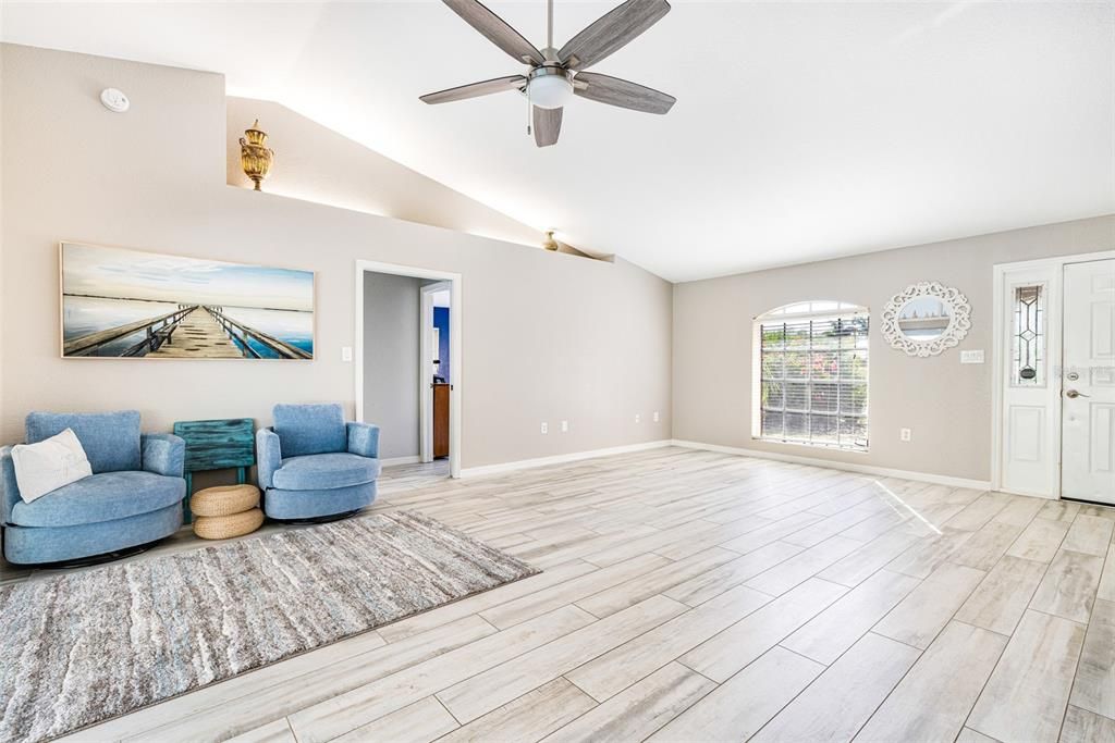 For Sale: $450,000 (3 beds, 2 baths, 1790 Square Feet)