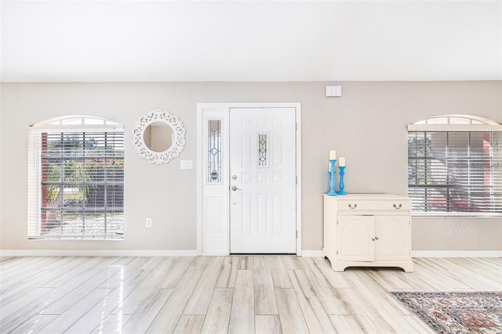 For Sale: $450,000 (3 beds, 2 baths, 1790 Square Feet)