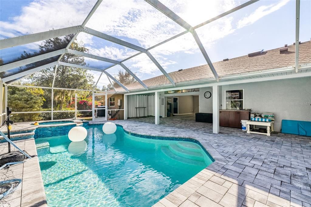 For Sale: $450,000 (3 beds, 2 baths, 1790 Square Feet)