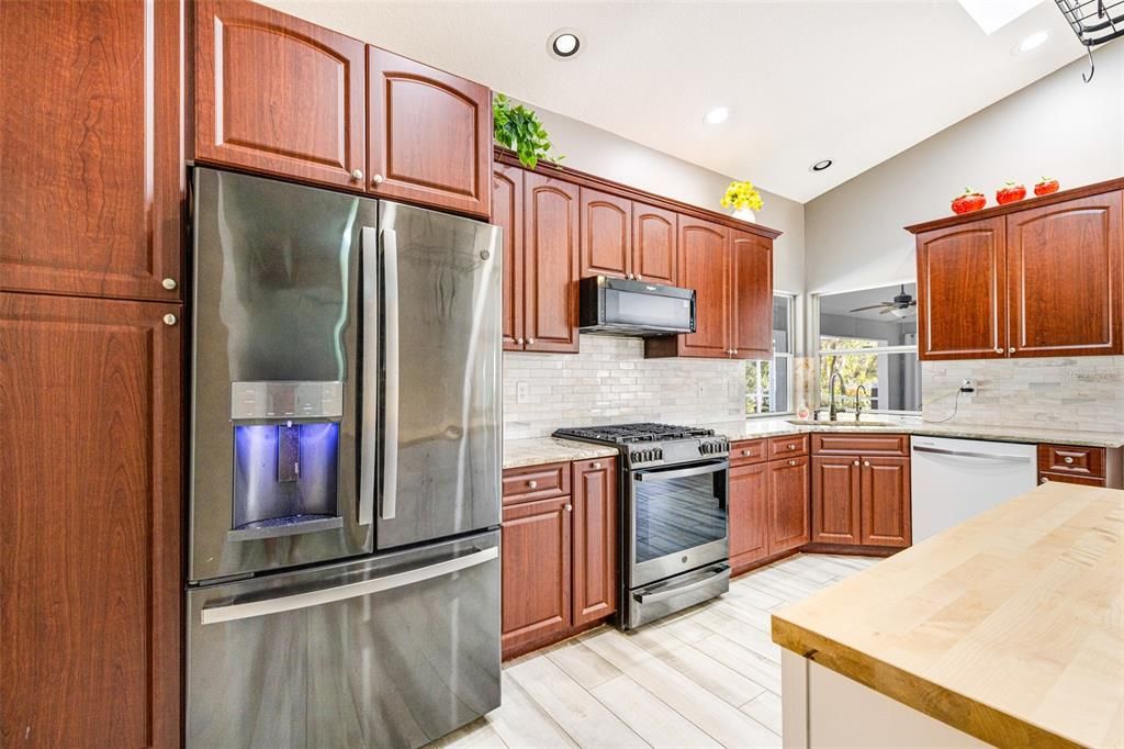 For Sale: $450,000 (3 beds, 2 baths, 1790 Square Feet)