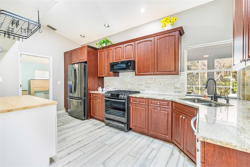 For Sale: $450,000 (3 beds, 2 baths, 1790 Square Feet)