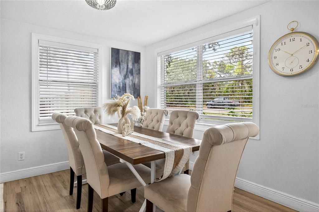 待售: $380,000 (3 贝兹, 2 浴室, 1249 平方英尺)