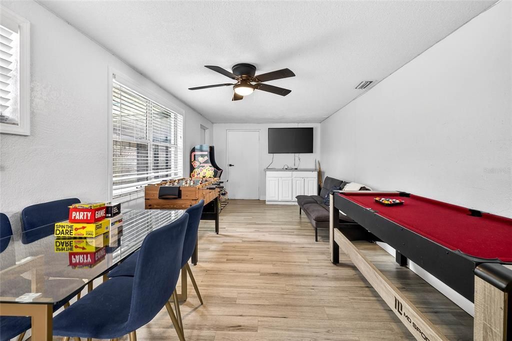 待售: $380,000 (3 贝兹, 2 浴室, 1249 平方英尺)