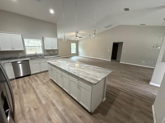 待售: $389,000 (3 贝兹, 2 浴室, 1927 平方英尺)