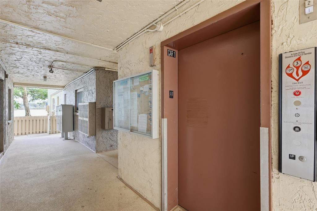 For Sale: $159,900 (2 beds, 2 baths, 1144 Square Feet)