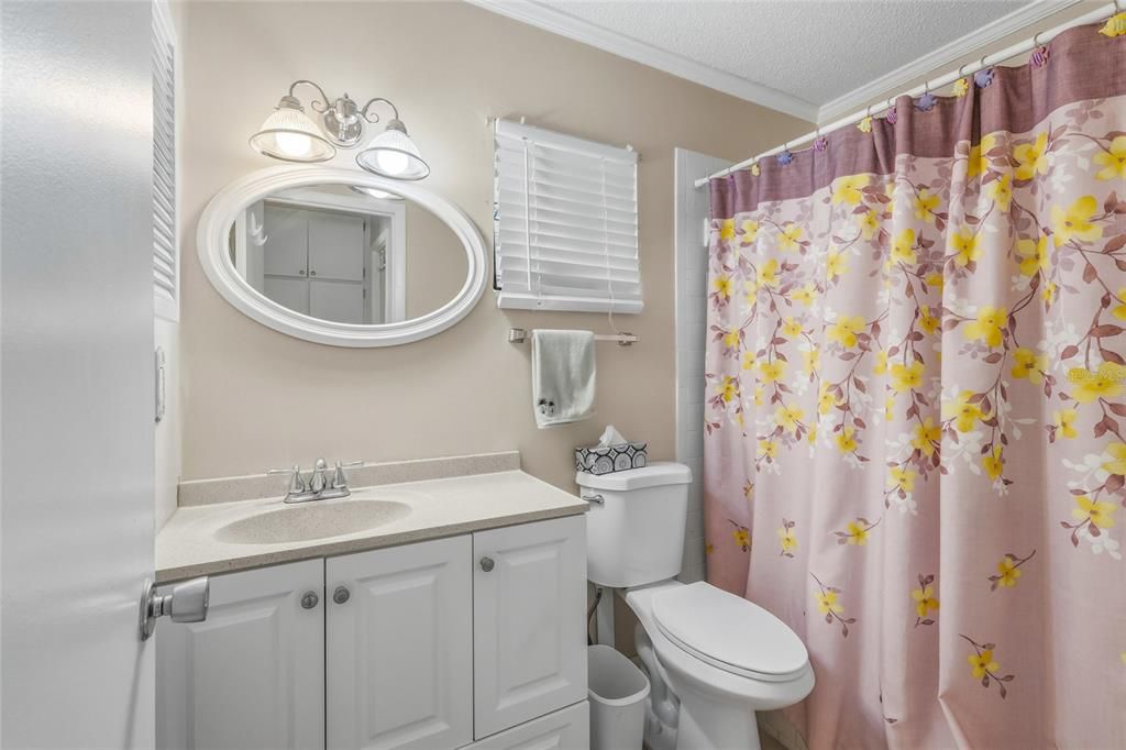 For Sale: $159,900 (2 beds, 2 baths, 1144 Square Feet)