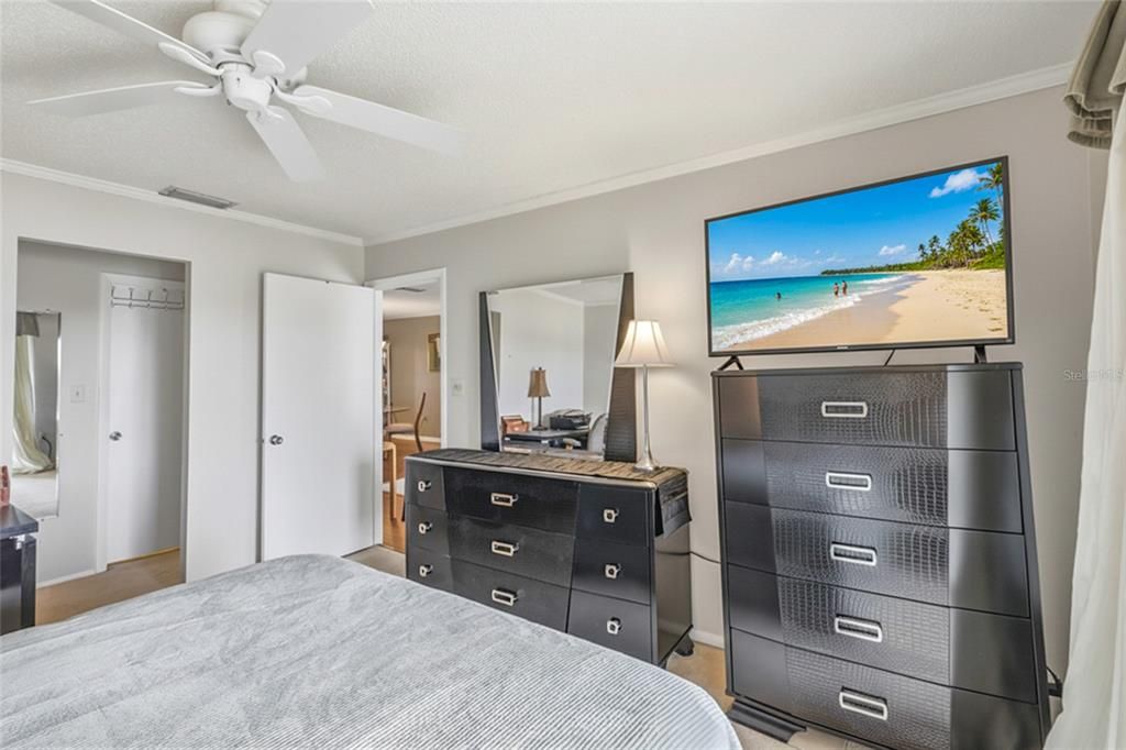 For Sale: $159,900 (2 beds, 2 baths, 1144 Square Feet)