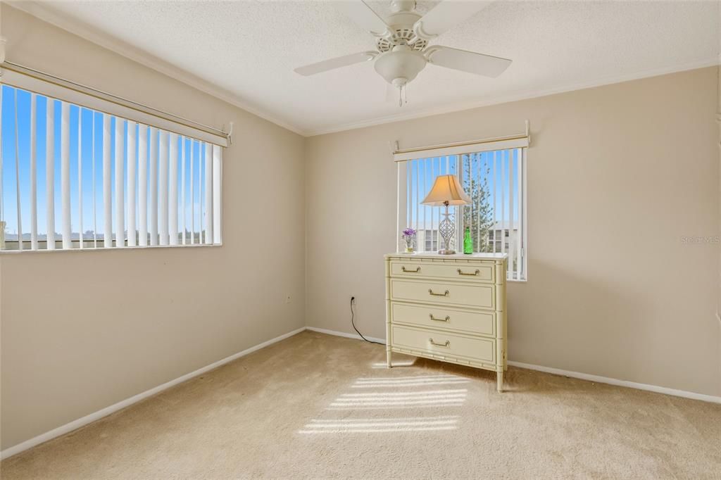 For Sale: $159,900 (2 beds, 2 baths, 1144 Square Feet)