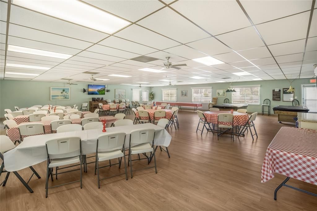 For Sale: $159,900 (2 beds, 2 baths, 1144 Square Feet)