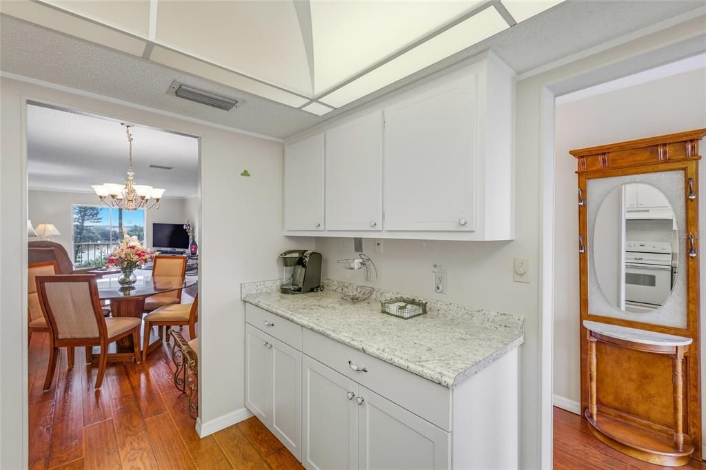 For Sale: $159,900 (2 beds, 2 baths, 1144 Square Feet)