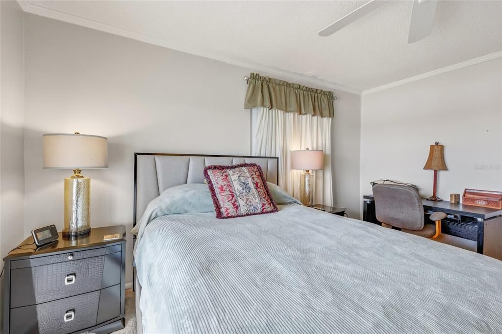 For Sale: $159,900 (2 beds, 2 baths, 1144 Square Feet)