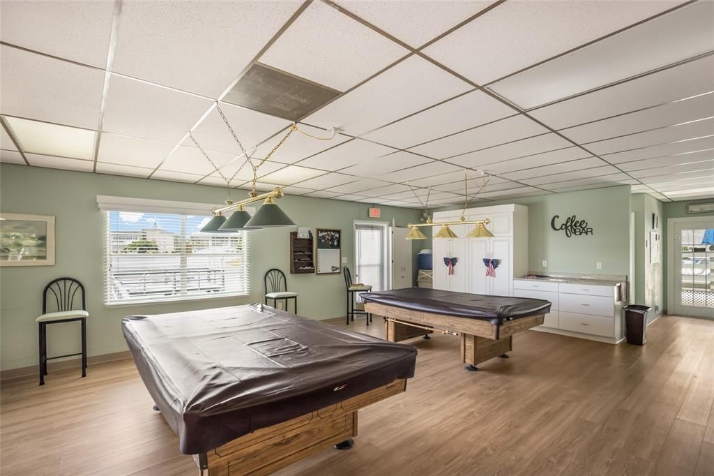 For Sale: $159,900 (2 beds, 2 baths, 1144 Square Feet)