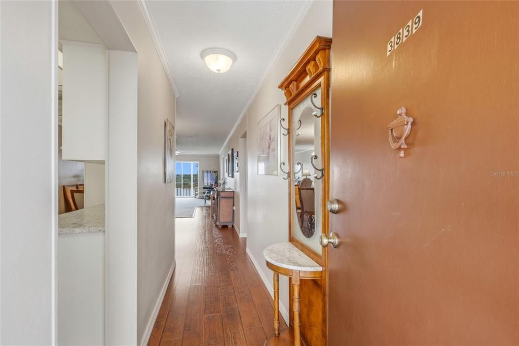 For Sale: $159,900 (2 beds, 2 baths, 1144 Square Feet)