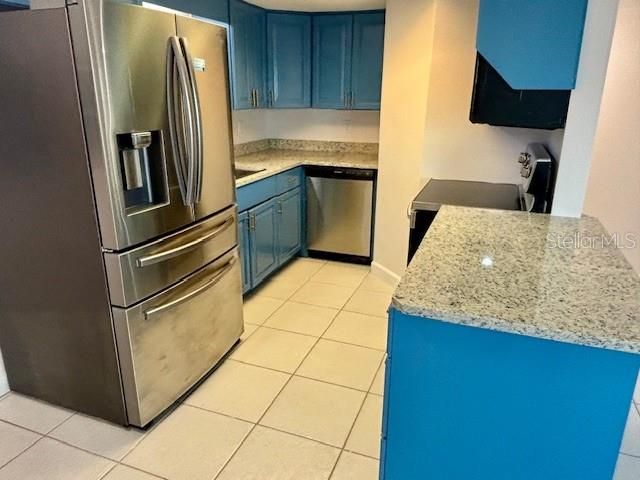 В аренду: $2,100 (2 спален, 2 ванн, 977 Квадратных фут)