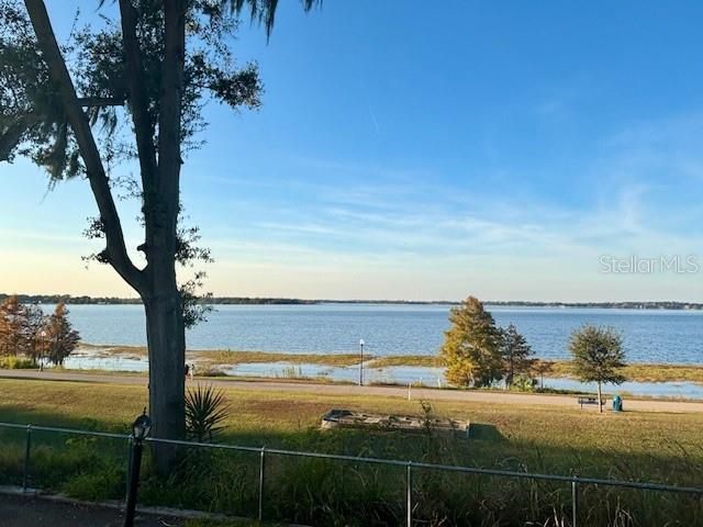 В аренду: $2,100 (2 спален, 2 ванн, 977 Квадратных фут)