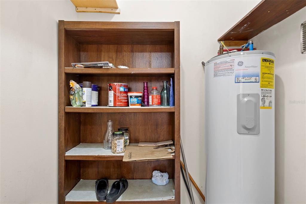 For Sale: $260,000 (2 beds, 2 baths, 958 Square Feet)