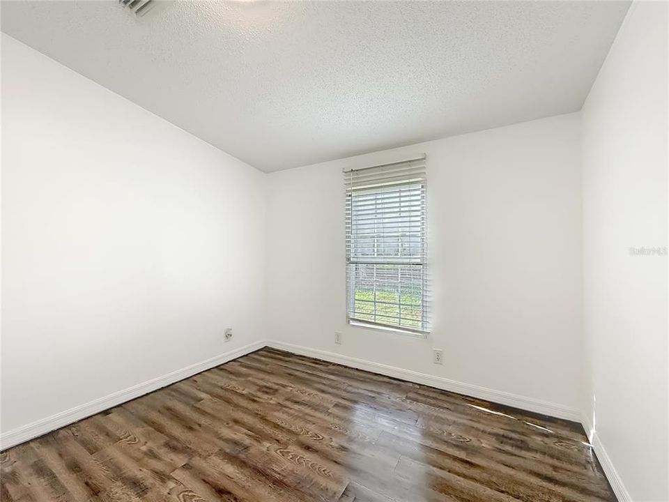 For Sale: $179,999 (4 beds, 2 baths, 1716 Square Feet)