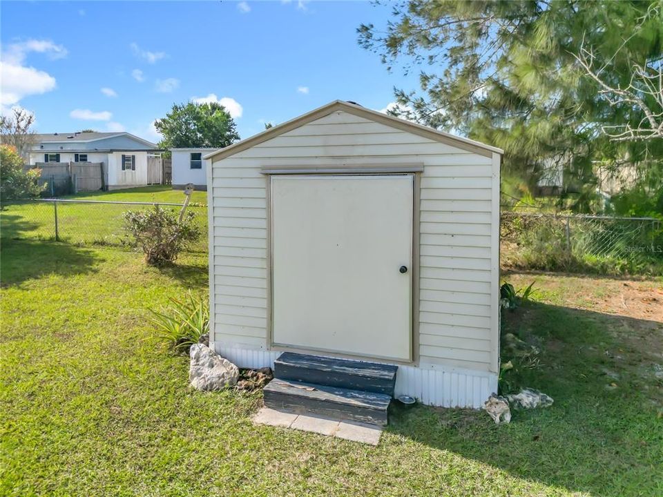 For Sale: $179,999 (4 beds, 2 baths, 1716 Square Feet)