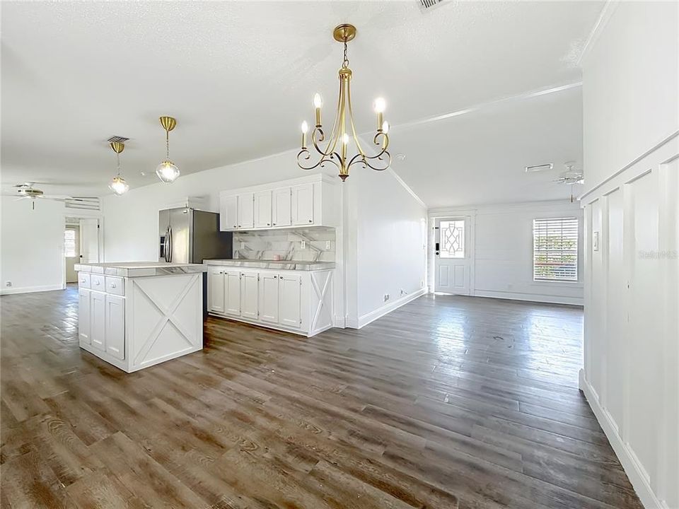 For Sale: $179,999 (4 beds, 2 baths, 1716 Square Feet)