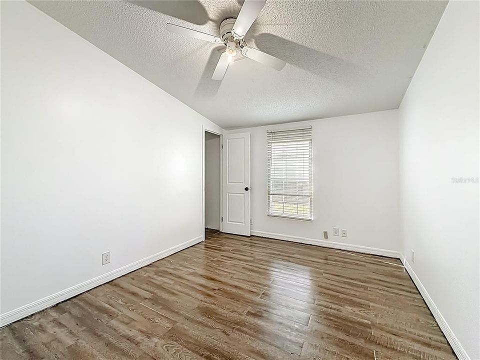 For Sale: $179,999 (4 beds, 2 baths, 1716 Square Feet)