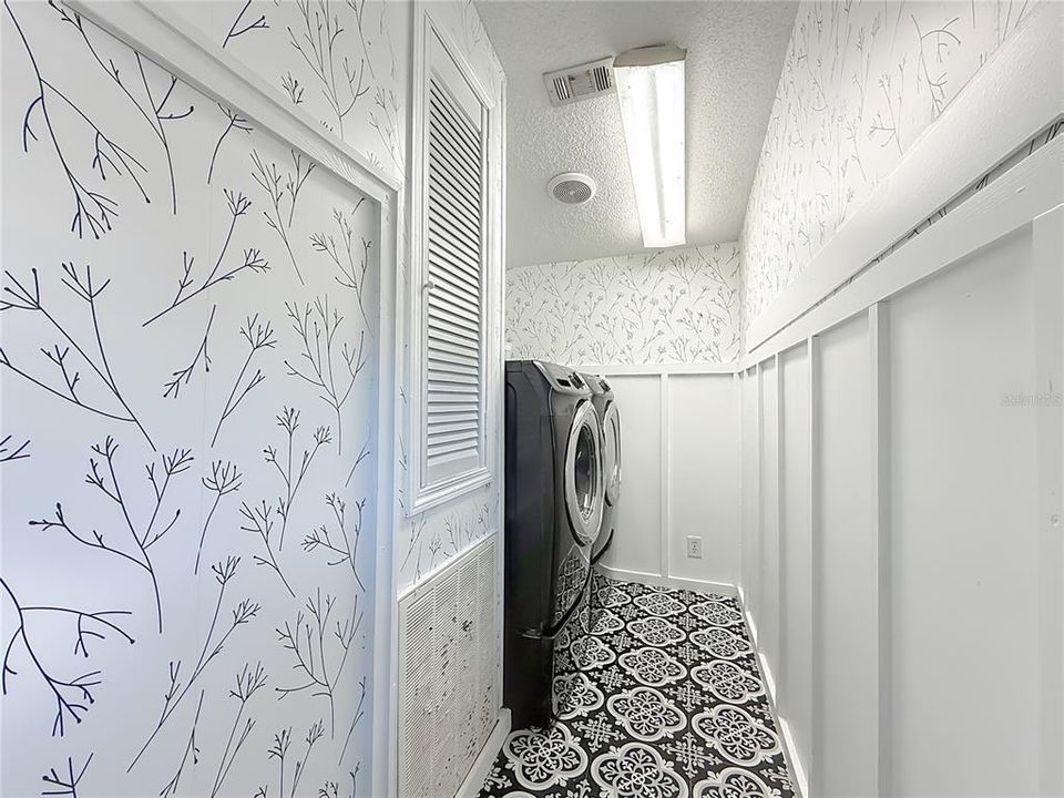 For Sale: $179,999 (4 beds, 2 baths, 1716 Square Feet)