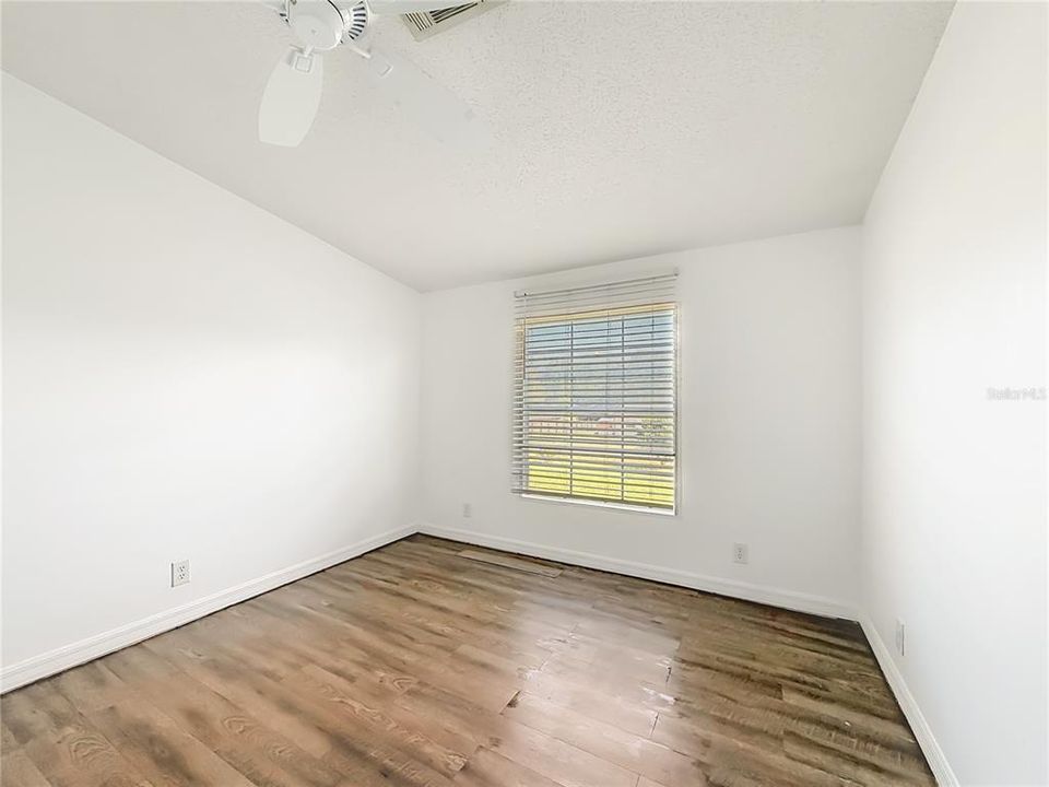 For Sale: $179,999 (4 beds, 2 baths, 1716 Square Feet)