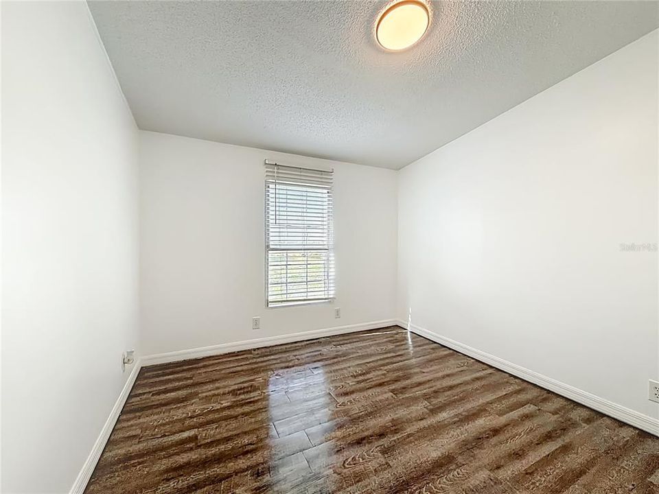 For Sale: $179,999 (4 beds, 2 baths, 1716 Square Feet)