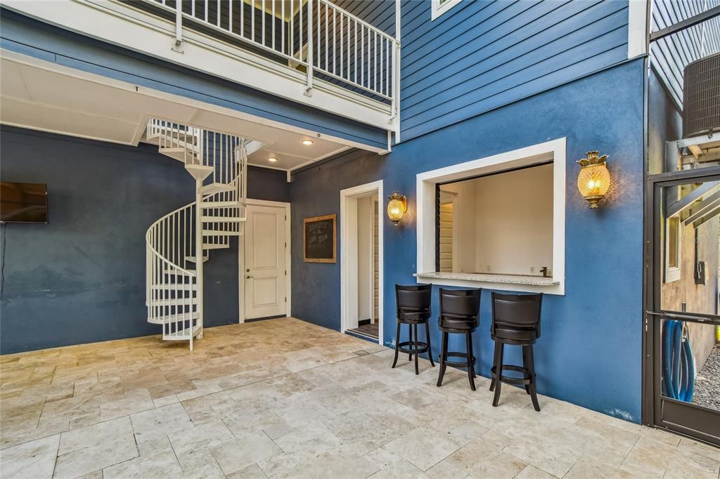 For Sale: $1,150,000 (6 beds, 6 baths, 3974 Square Feet)