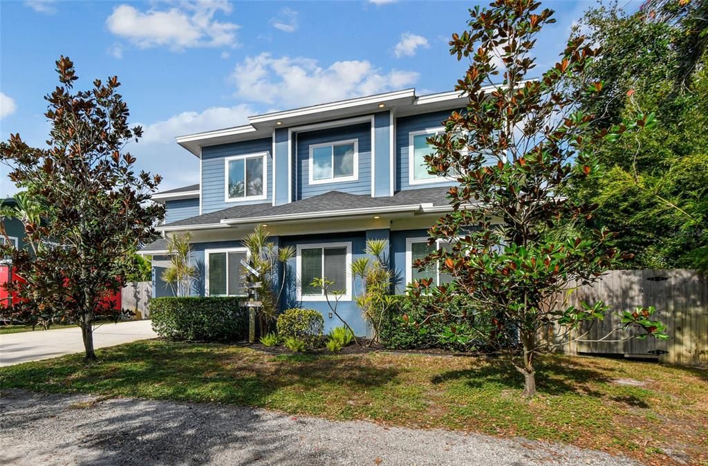 For Sale: $1,150,000 (6 beds, 6 baths, 3974 Square Feet)