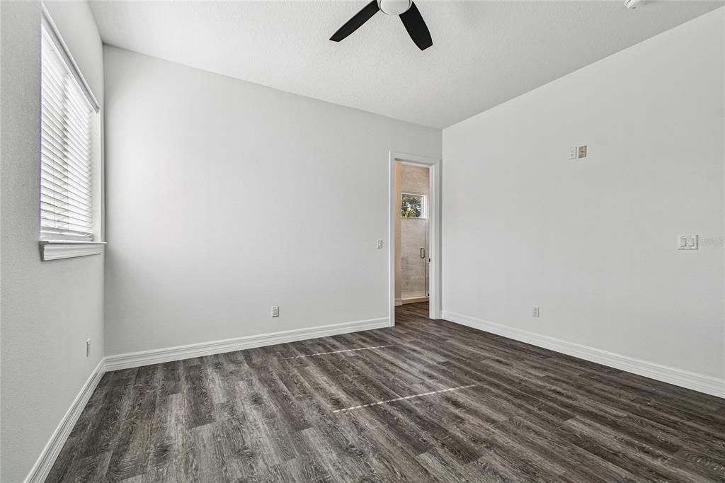 For Sale: $1,150,000 (6 beds, 6 baths, 3974 Square Feet)