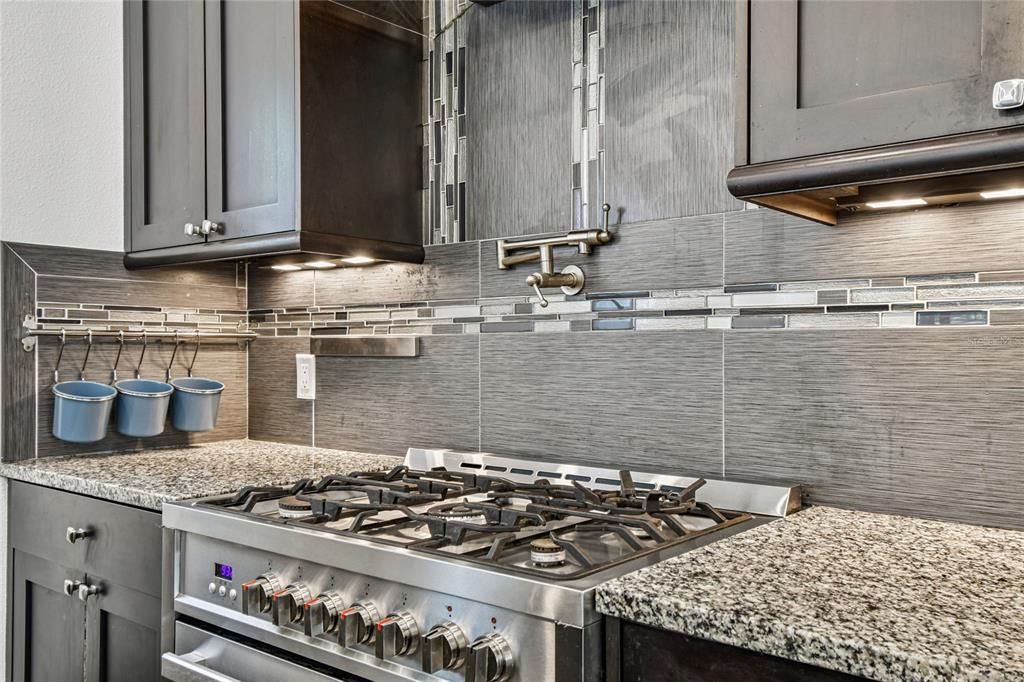 For Sale: $1,150,000 (6 beds, 6 baths, 3974 Square Feet)