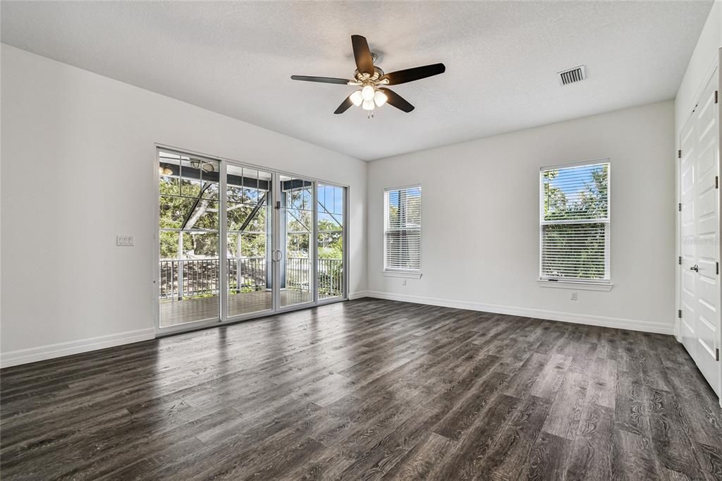 For Sale: $1,150,000 (6 beds, 6 baths, 3974 Square Feet)